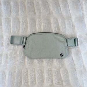 Lululemon Everywhere Belt Bag